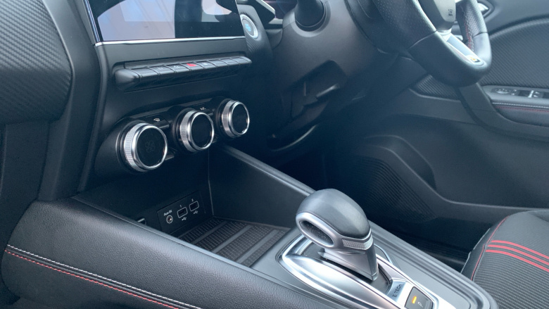 Renault Captur 1.6 E-TECH Hybrid 145 R.S. Line 5dr Auto Hybrid Hatchback